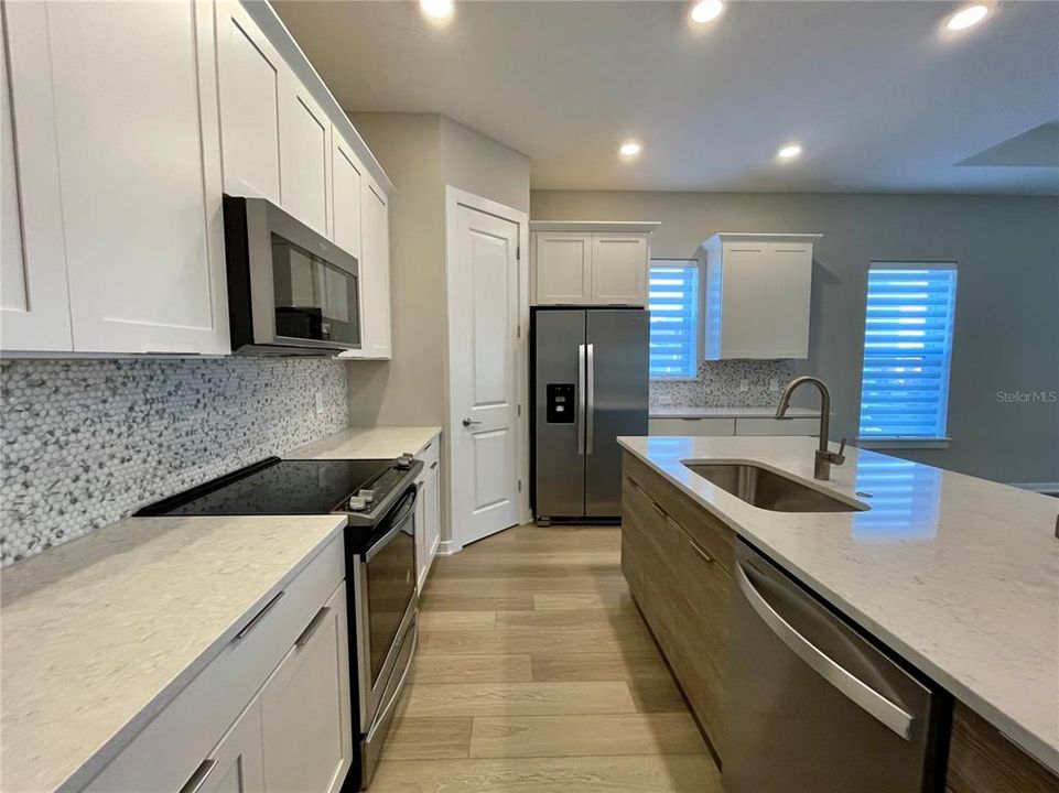 В аренду: $3,925 (4 спален, 2 ванн, 2071 Квадратных фут)