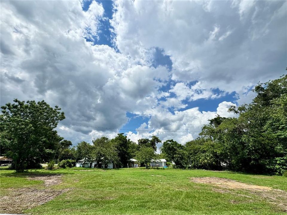 На продажу: $55,000 (0.37 acres)