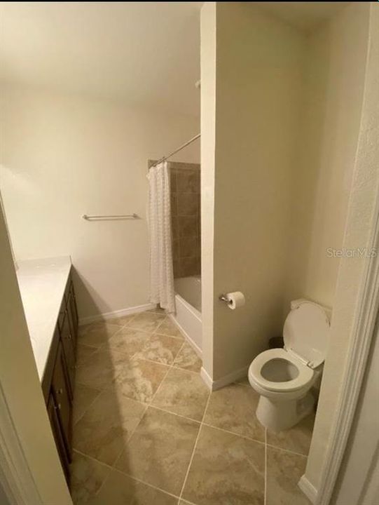 For Rent: $2,500 (3 beds, 2 baths, 1949 Square Feet)
