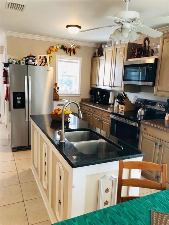 En Venta: $320,000 (2 camas, 2 baños, 1130 Pies cuadrados)