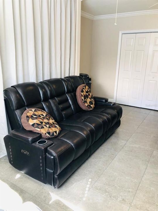 En Venta: $320,000 (2 camas, 2 baños, 1130 Pies cuadrados)