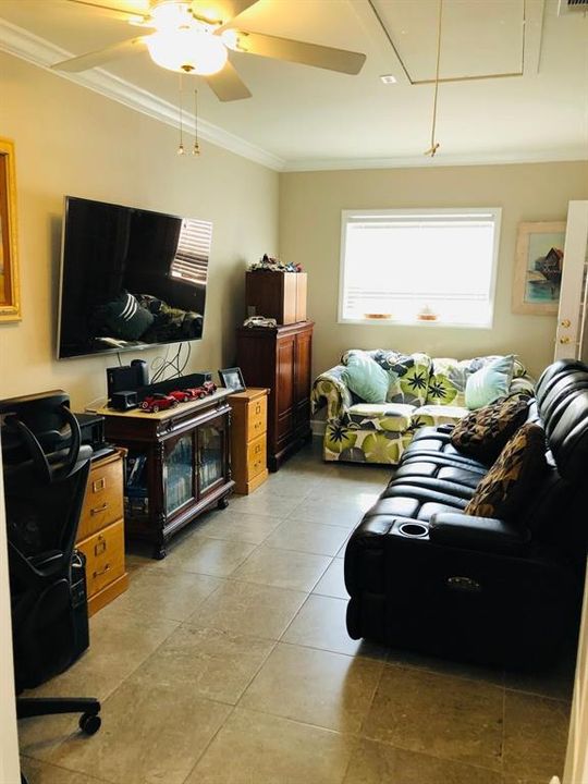 En Venta: $320,000 (2 camas, 2 baños, 1130 Pies cuadrados)