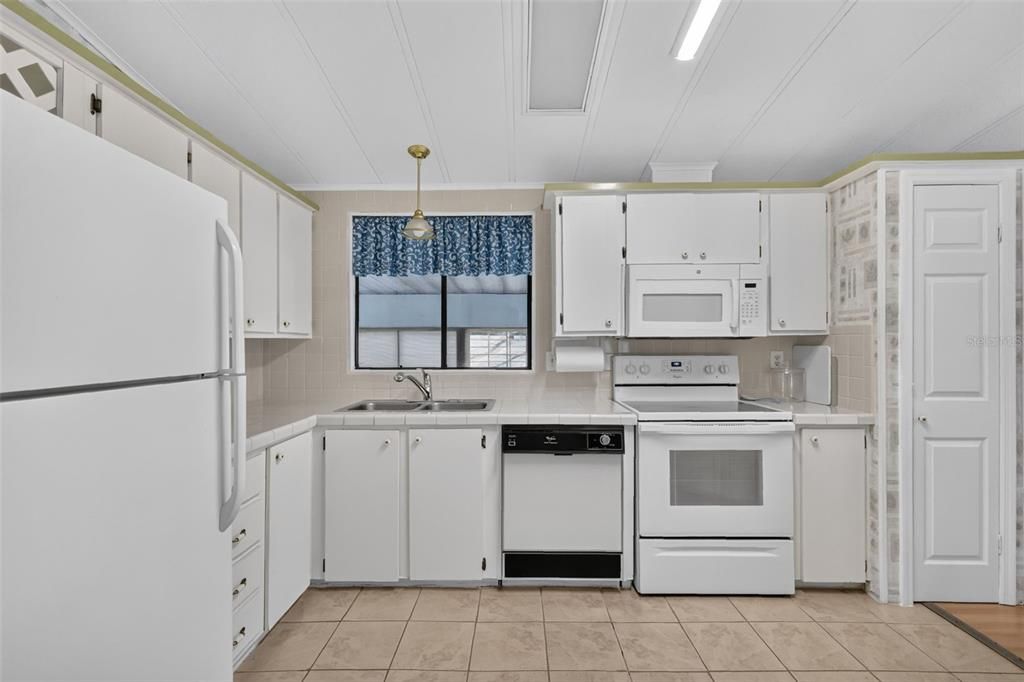 Activo con contrato: $179,900 (2 camas, 2 baños, 1312 Pies cuadrados)