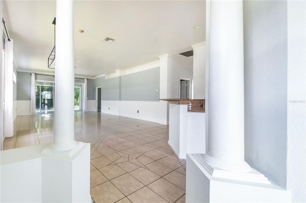 En Venta: $295,000 (3 camas, 2 baños, 1844 Pies cuadrados)