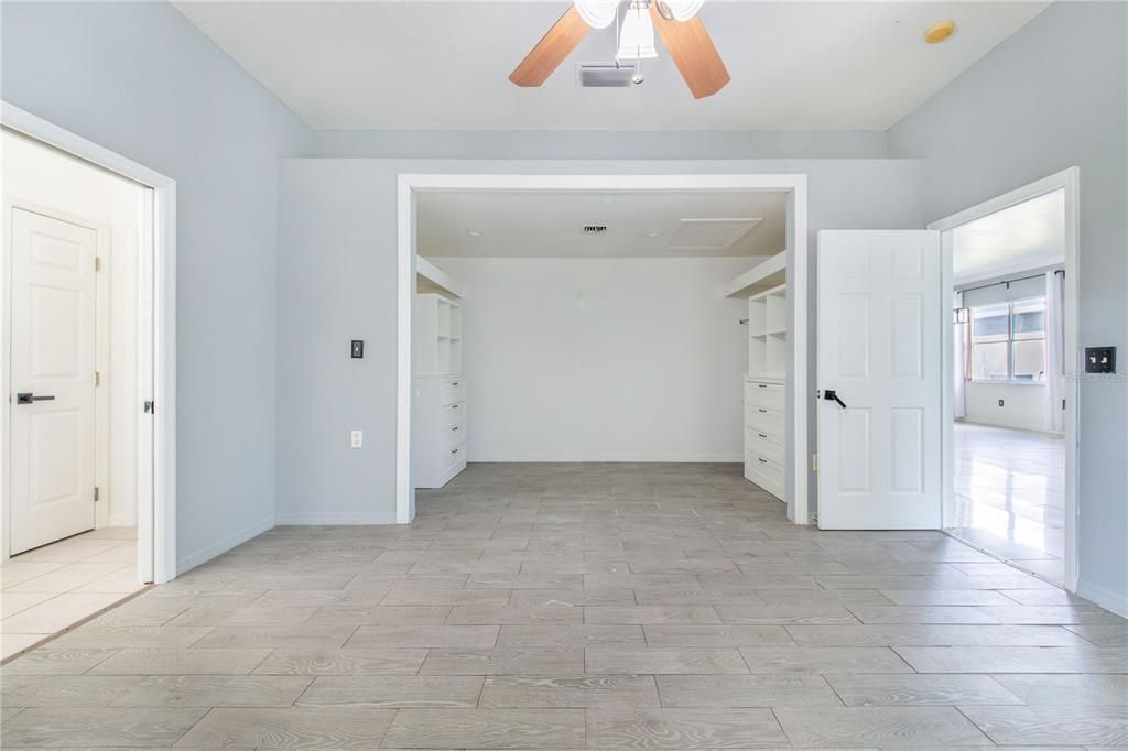 En Venta: $295,000 (3 camas, 2 baños, 1844 Pies cuadrados)