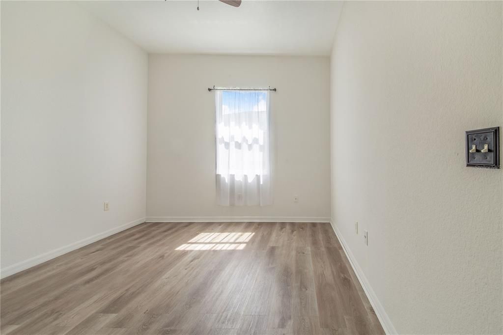 En Venta: $295,000 (3 camas, 2 baños, 1844 Pies cuadrados)