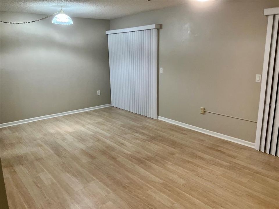 En Venta: $179,900 (2 camas, 2 baños, 897 Pies cuadrados)
