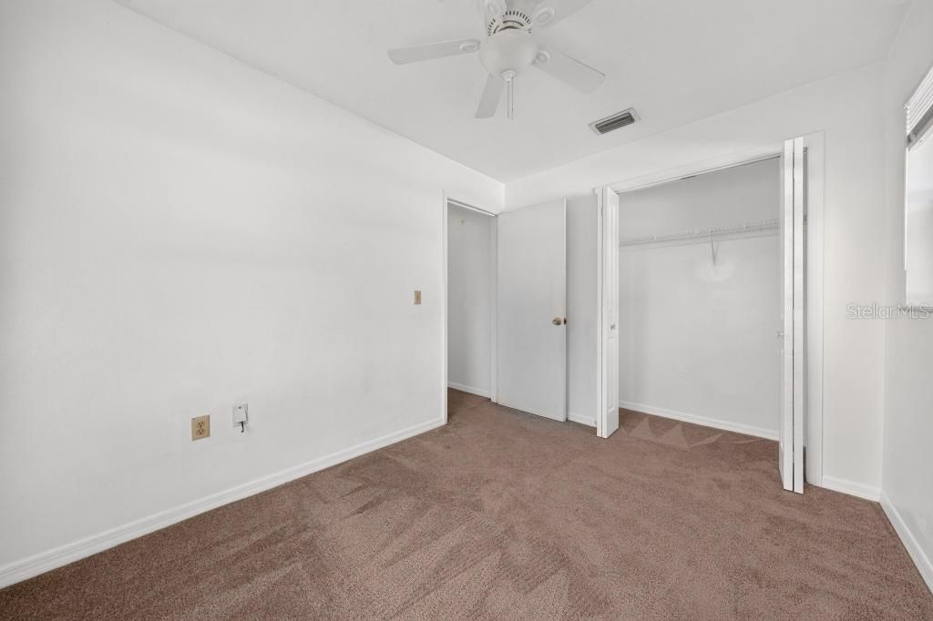 For Sale: $279,000 (2 beds, 1 baths, 884 Square Feet)