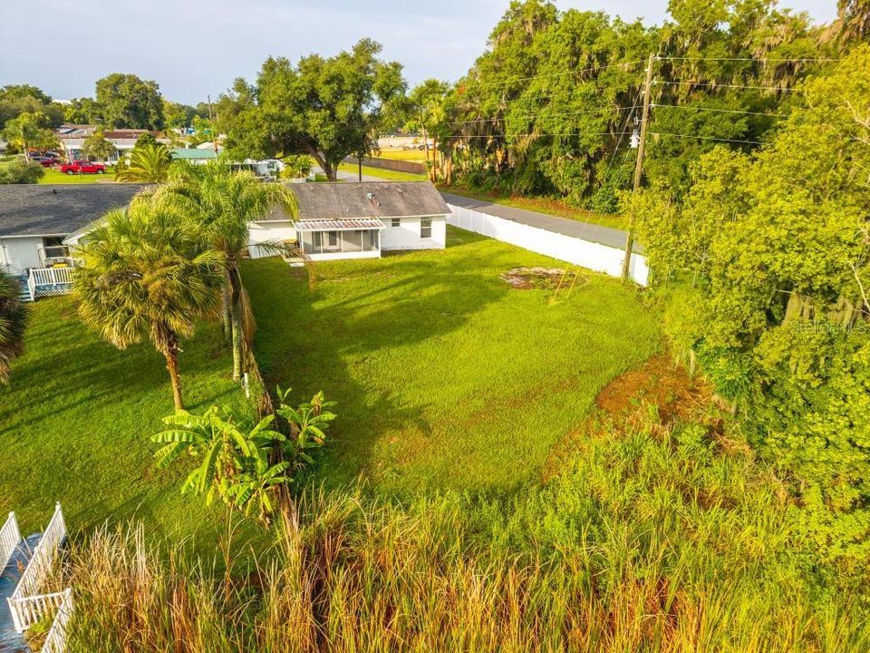 For Sale: $279,000 (2 beds, 1 baths, 884 Square Feet)