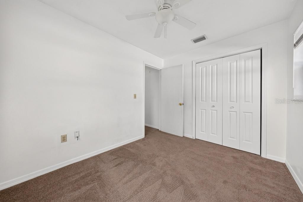 For Sale: $279,000 (2 beds, 1 baths, 884 Square Feet)