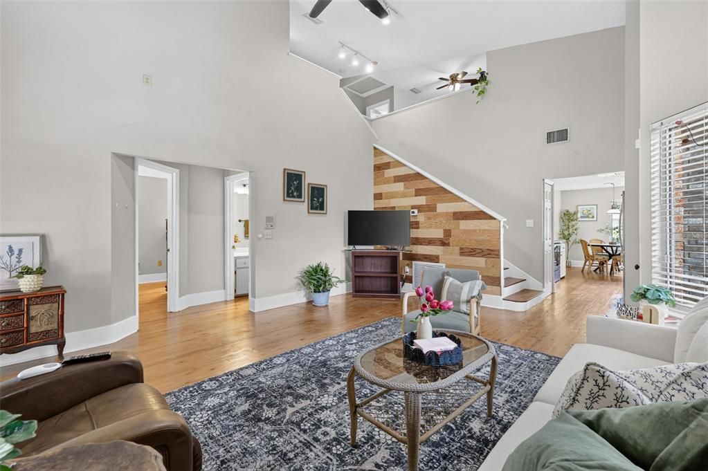 For Sale: $285,000 (3 beds, 2 baths, 1569 Square Feet)