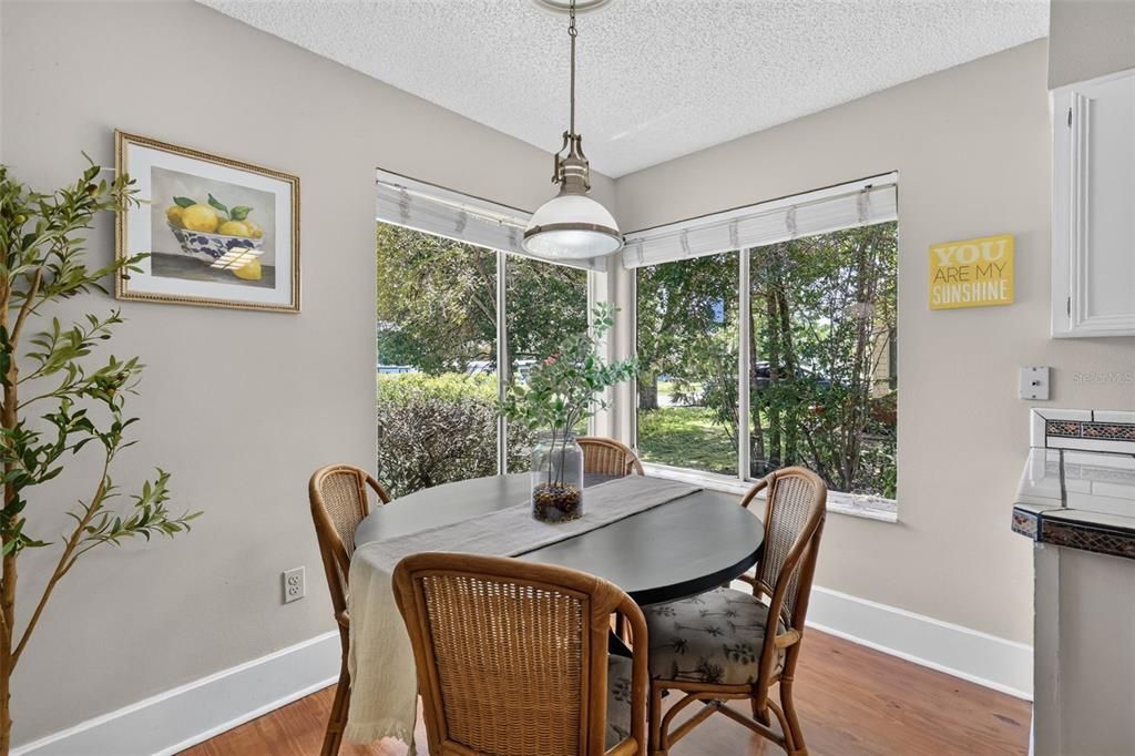 For Sale: $285,000 (3 beds, 2 baths, 1569 Square Feet)