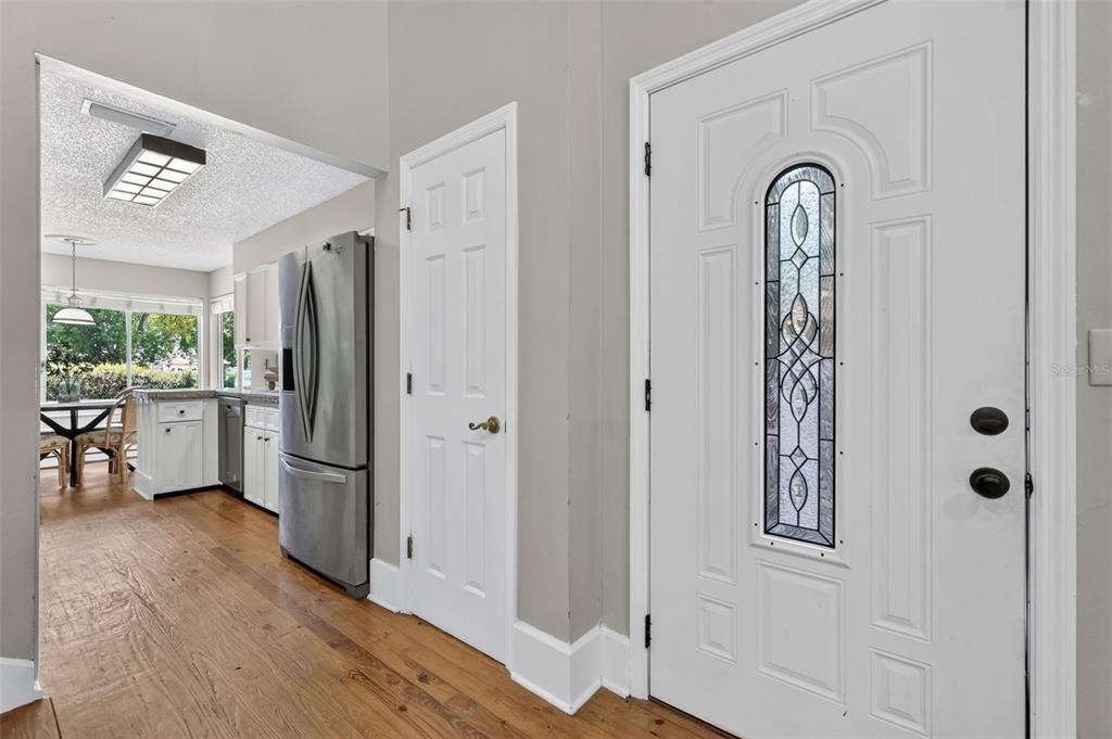 For Sale: $285,000 (3 beds, 2 baths, 1569 Square Feet)