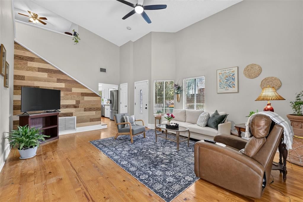 For Sale: $285,000 (3 beds, 2 baths, 1569 Square Feet)