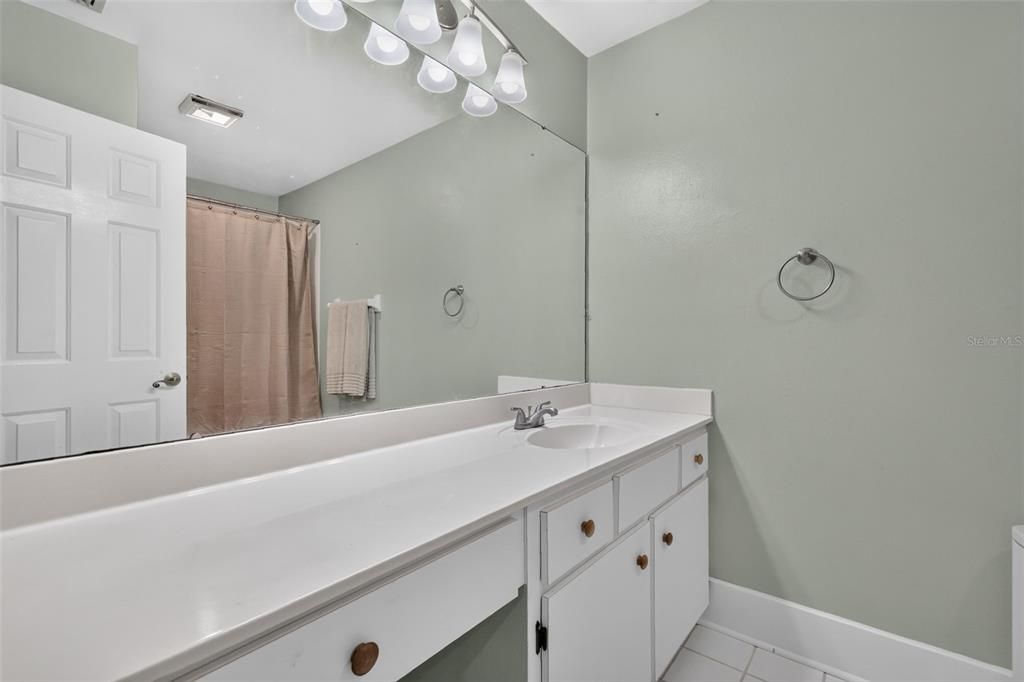 For Sale: $285,000 (3 beds, 2 baths, 1569 Square Feet)