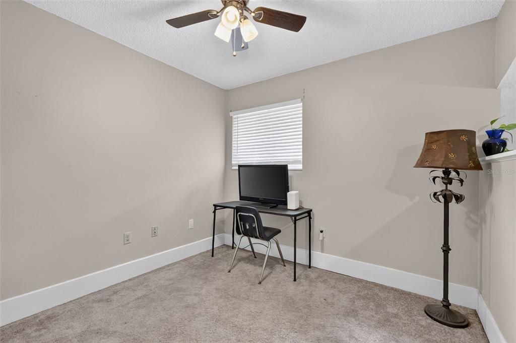 For Sale: $285,000 (3 beds, 2 baths, 1569 Square Feet)