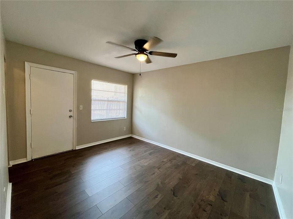 For Rent: $1,800 (2 beds, 1 baths, 775 Square Feet)