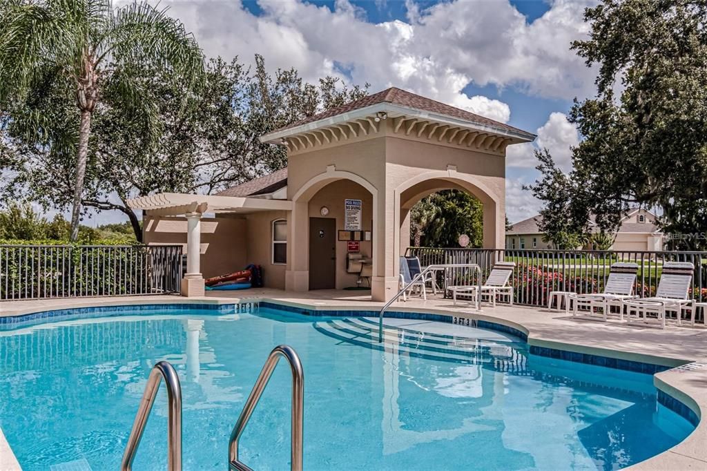 For Sale: $319,500 (2 beds, 2 baths, 1697 Square Feet)