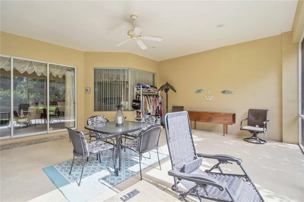 For Sale: $319,500 (2 beds, 2 baths, 1697 Square Feet)
