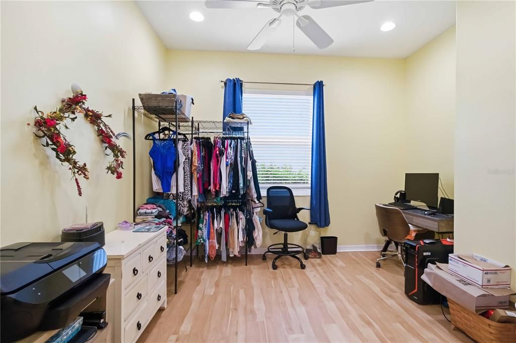 For Sale: $319,500 (2 beds, 2 baths, 1697 Square Feet)