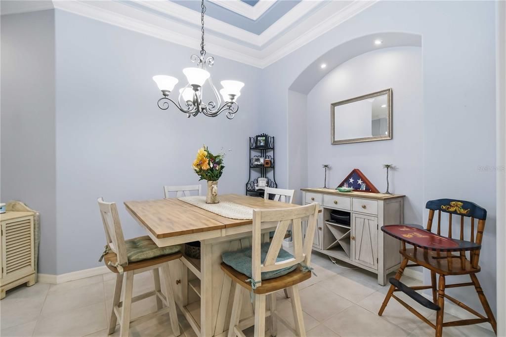 For Sale: $319,500 (2 beds, 2 baths, 1697 Square Feet)
