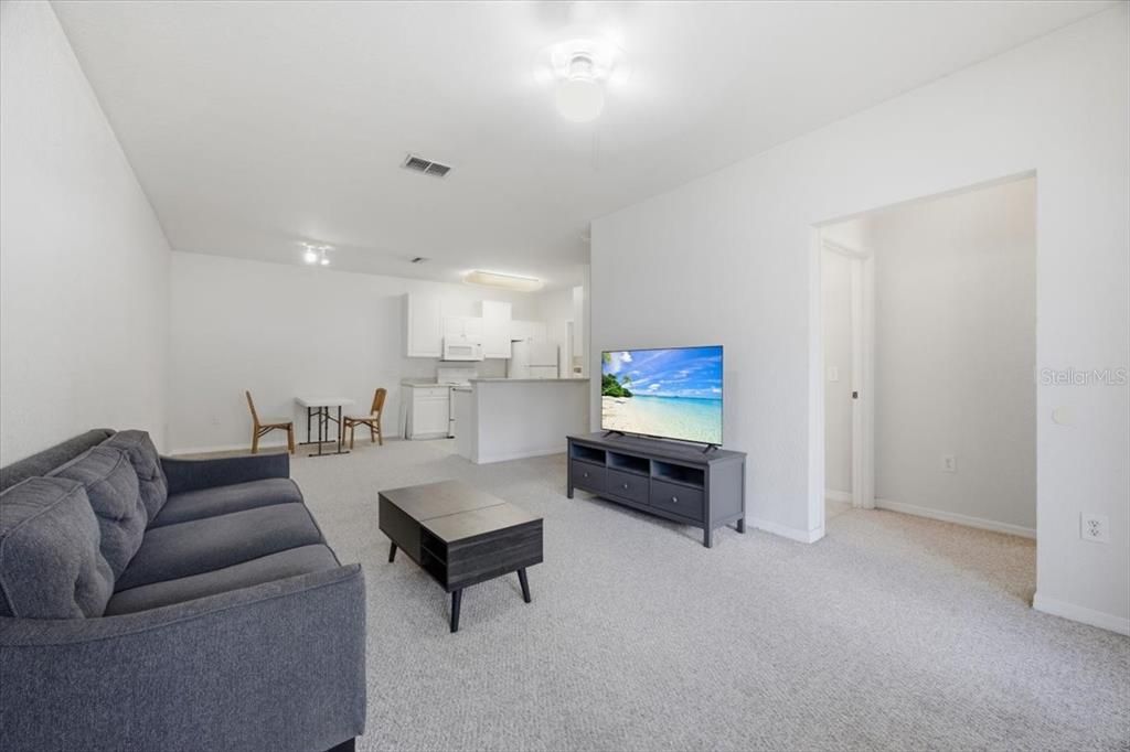 В аренду: $1,200 (1 спален, 1 ванн, 808 Квадратных фут)