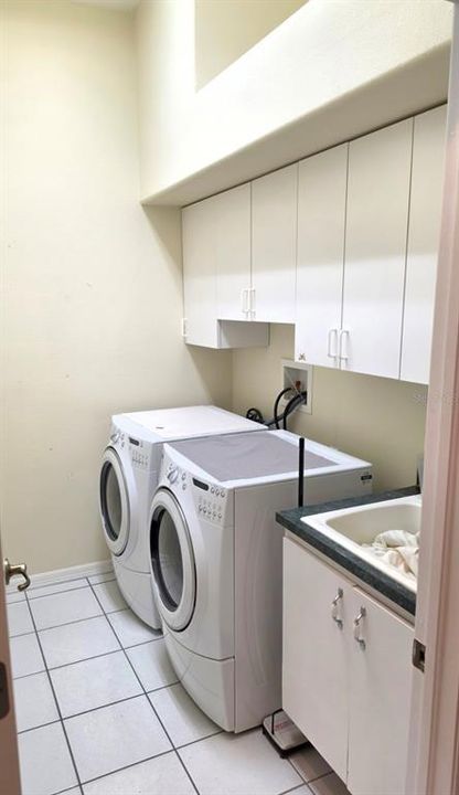 En Venta: $429,900 (4 camas, 3 baños, 2206 Pies cuadrados)