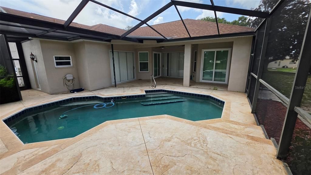 En Venta: $429,900 (4 camas, 3 baños, 2206 Pies cuadrados)