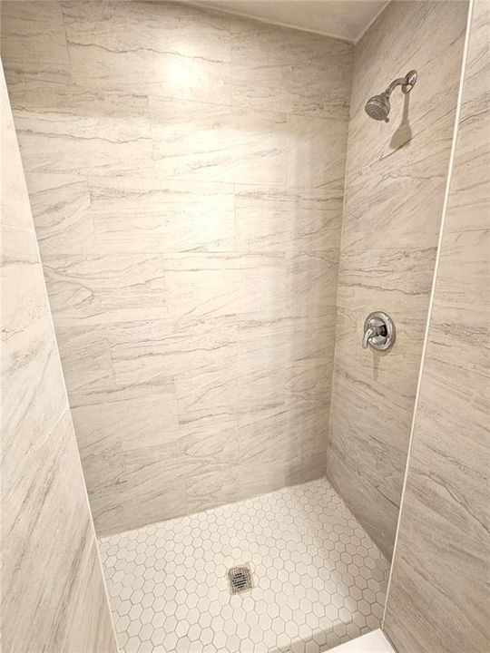 For Rent: $1,900 (4 beds, 2 baths, 1932 Square Feet)