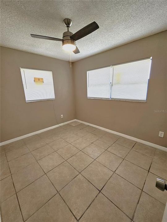 For Rent: $1,900 (4 beds, 2 baths, 1932 Square Feet)