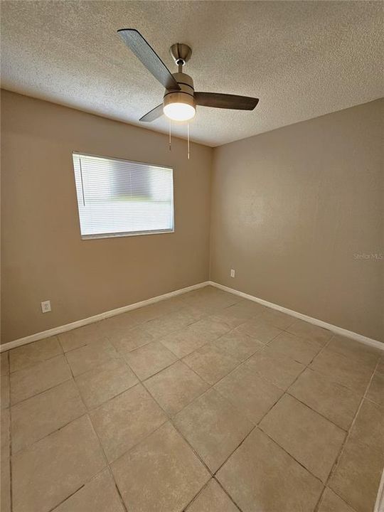For Rent: $1,900 (4 beds, 2 baths, 1932 Square Feet)