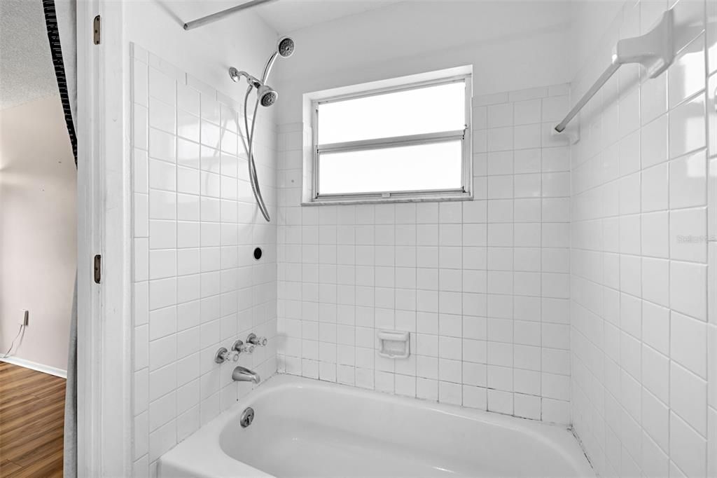 На продажу: $225,000 (2 спален, 2 ванн, 969 Квадратных фут)