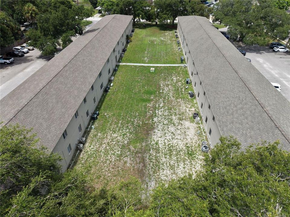 For Rent: $1,200 (1 beds, 1 baths, 700 Square Feet)