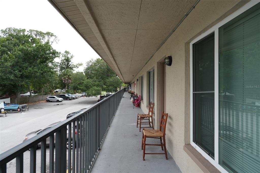 For Rent: $1,200 (1 beds, 1 baths, 700 Square Feet)