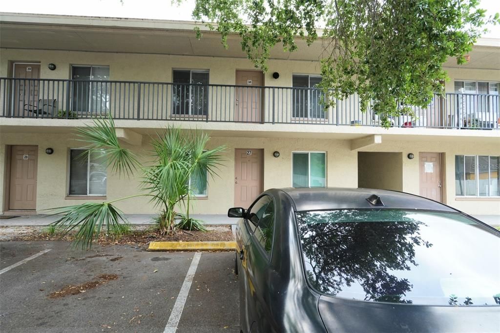For Rent: $1,200 (1 beds, 1 baths, 700 Square Feet)