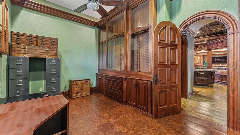 На продажу: $2,750,000 (4 спален, 3 ванн, 7080 Квадратных фут)