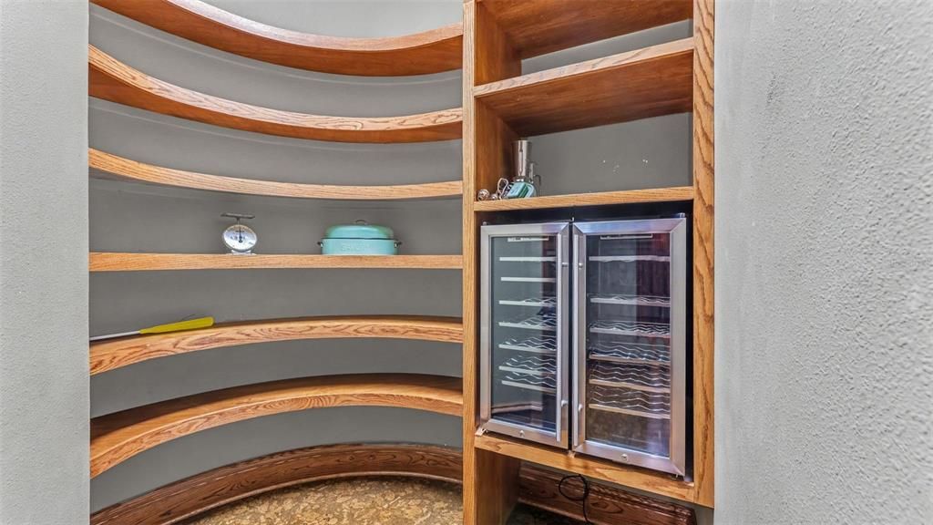 На продажу: $2,750,000 (4 спален, 3 ванн, 7080 Квадратных фут)