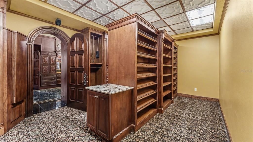 На продажу: $2,750,000 (4 спален, 3 ванн, 7080 Квадратных фут)