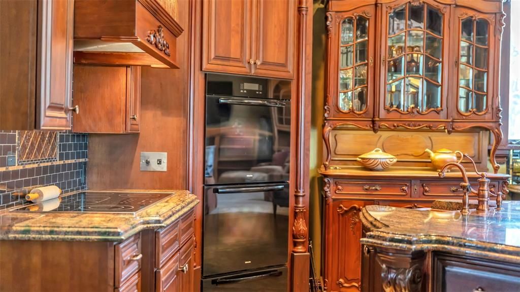 На продажу: $2,750,000 (4 спален, 3 ванн, 7080 Квадратных фут)
