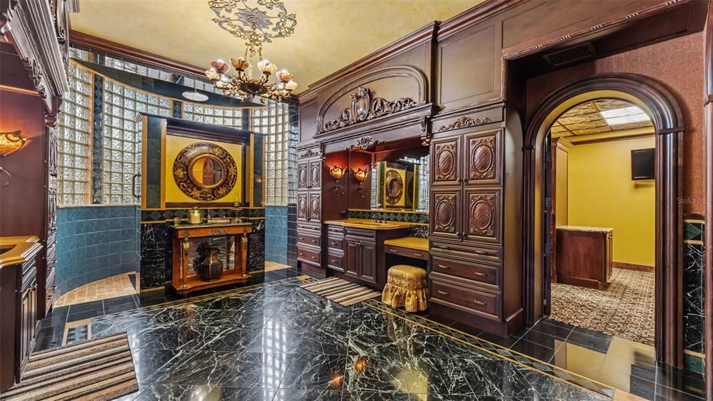 На продажу: $2,750,000 (4 спален, 3 ванн, 7080 Квадратных фут)