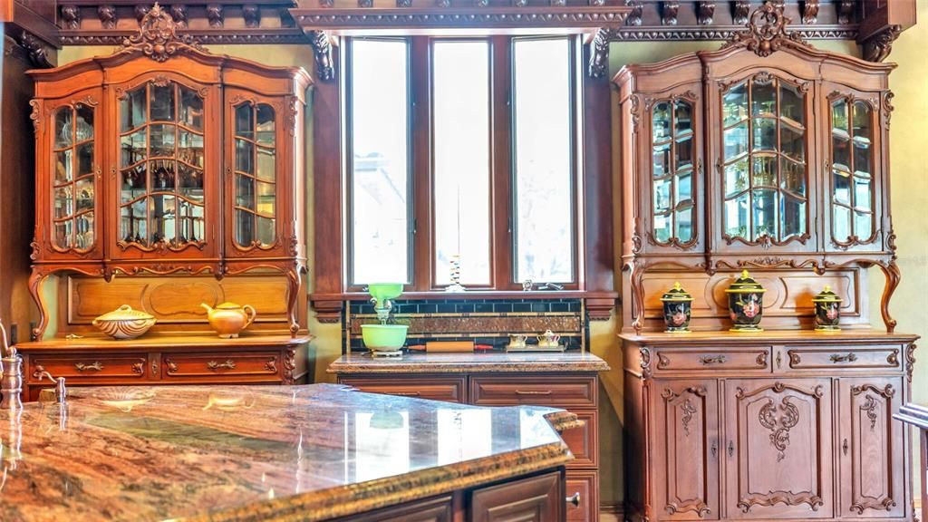 На продажу: $2,750,000 (4 спален, 3 ванн, 7080 Квадратных фут)