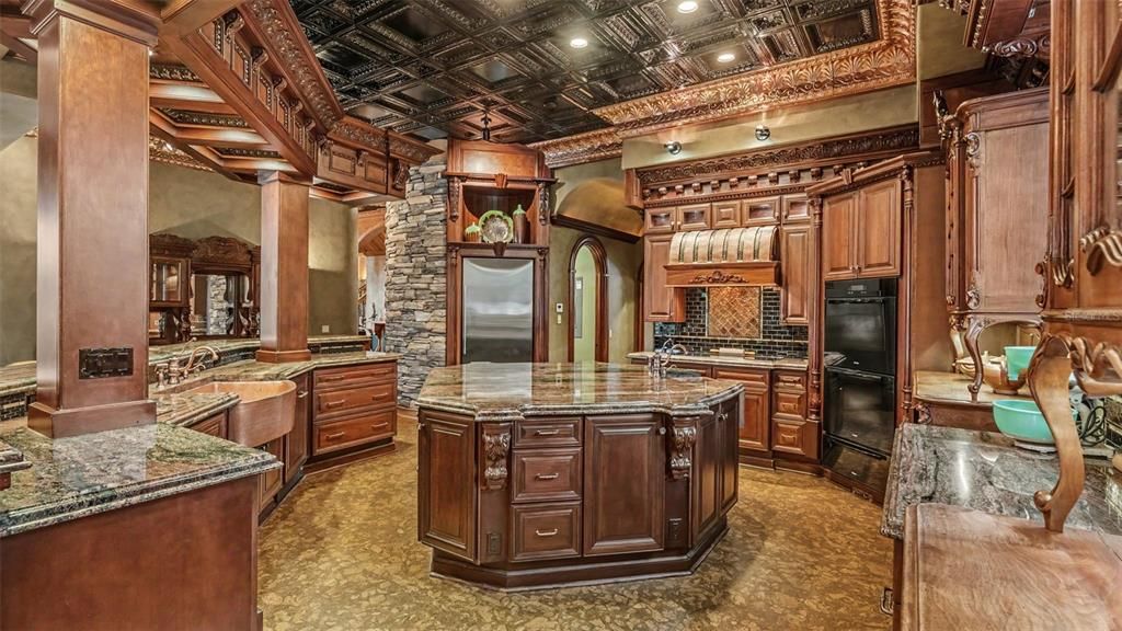 На продажу: $2,750,000 (4 спален, 3 ванн, 7080 Квадратных фут)