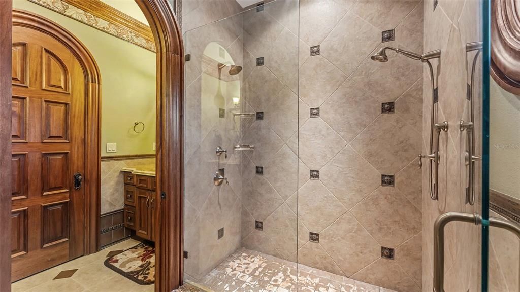 На продажу: $2,750,000 (4 спален, 3 ванн, 7080 Квадратных фут)