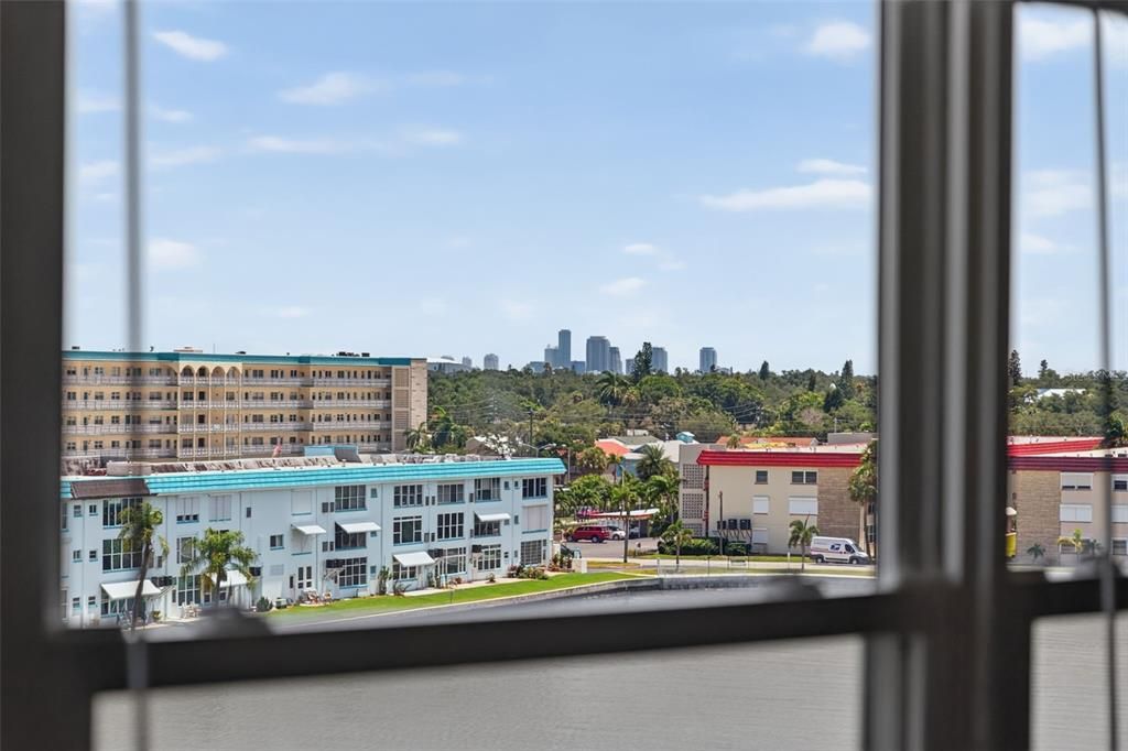 На продажу: $258,000 (2 спален, 2 ванн, 1250 Квадратных фут)