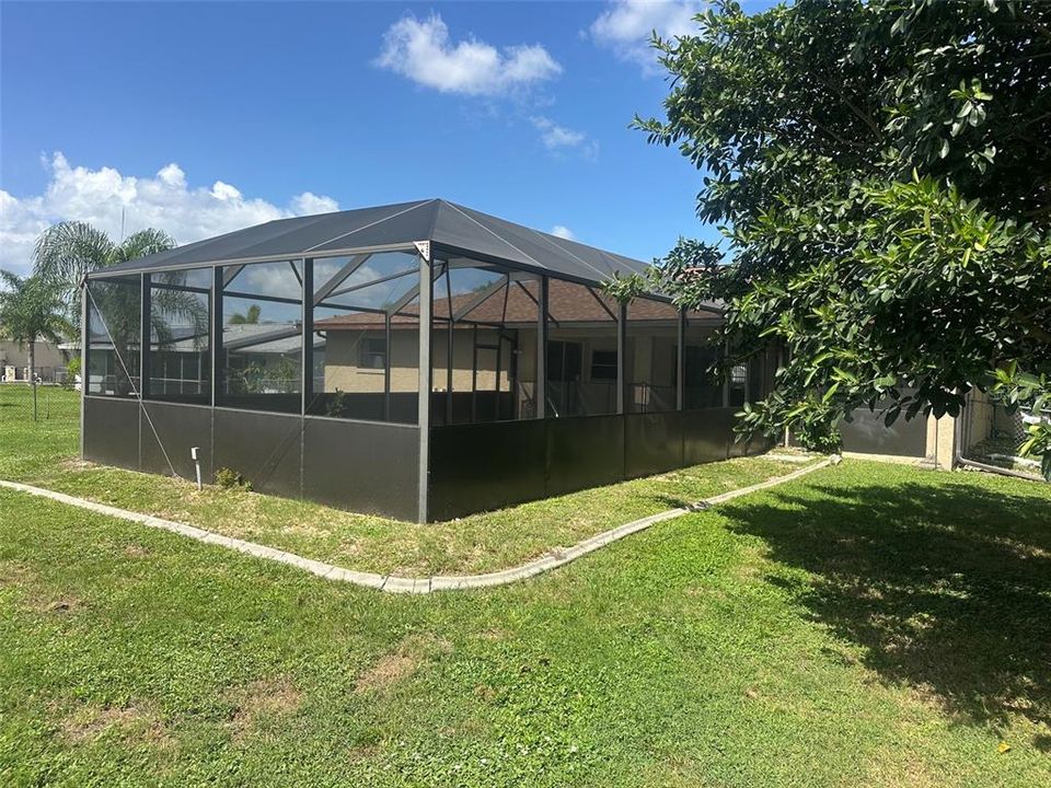 На продажу: $239,900 (2 спален, 2 ванн, 1382 Квадратных фут)