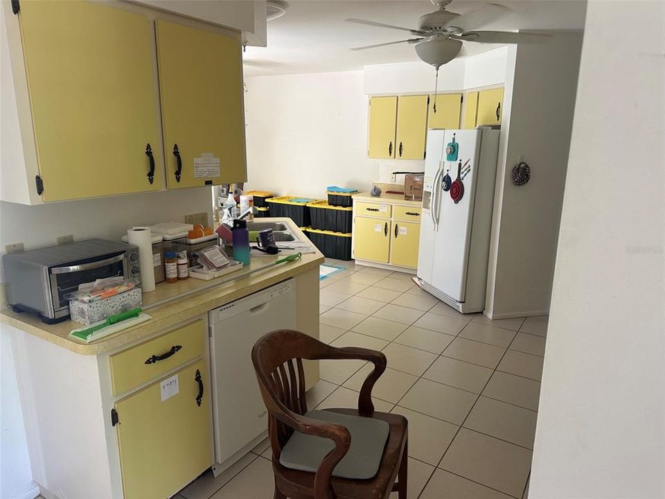 На продажу: $239,900 (2 спален, 2 ванн, 1382 Квадратных фут)