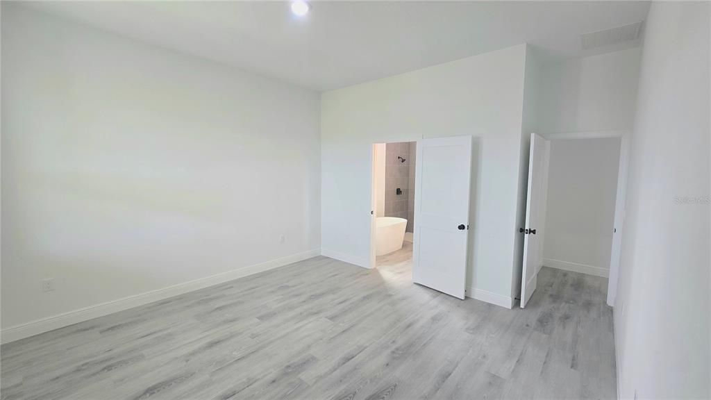 En Venta: $311,990 (4 camas, 2 baños, 1878 Pies cuadrados)