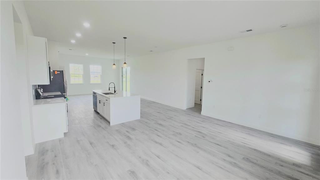 En Venta: $311,990 (4 camas, 2 baños, 1878 Pies cuadrados)