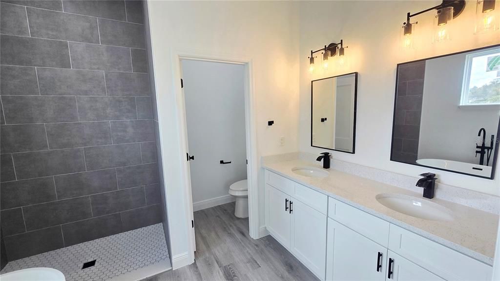 En Venta: $311,990 (4 camas, 2 baños, 1878 Pies cuadrados)