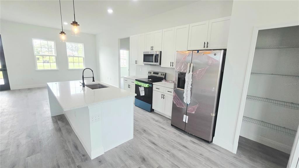 En Venta: $311,990 (4 camas, 2 baños, 1878 Pies cuadrados)